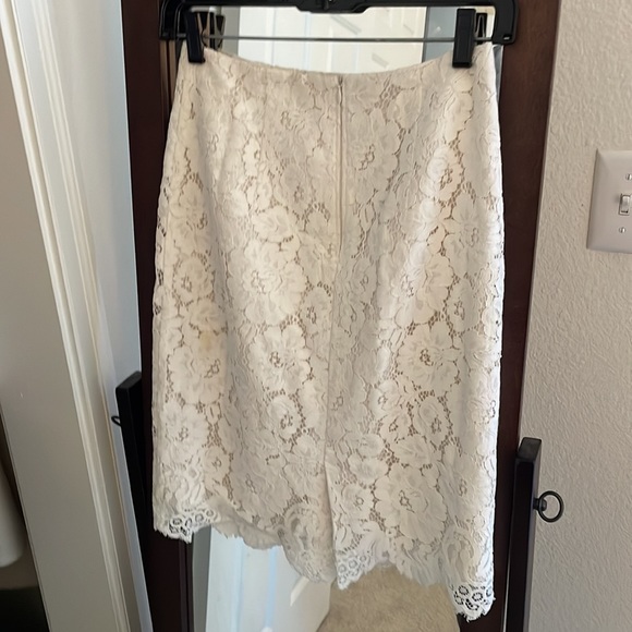 Lace skirt - Picture 2 of 3